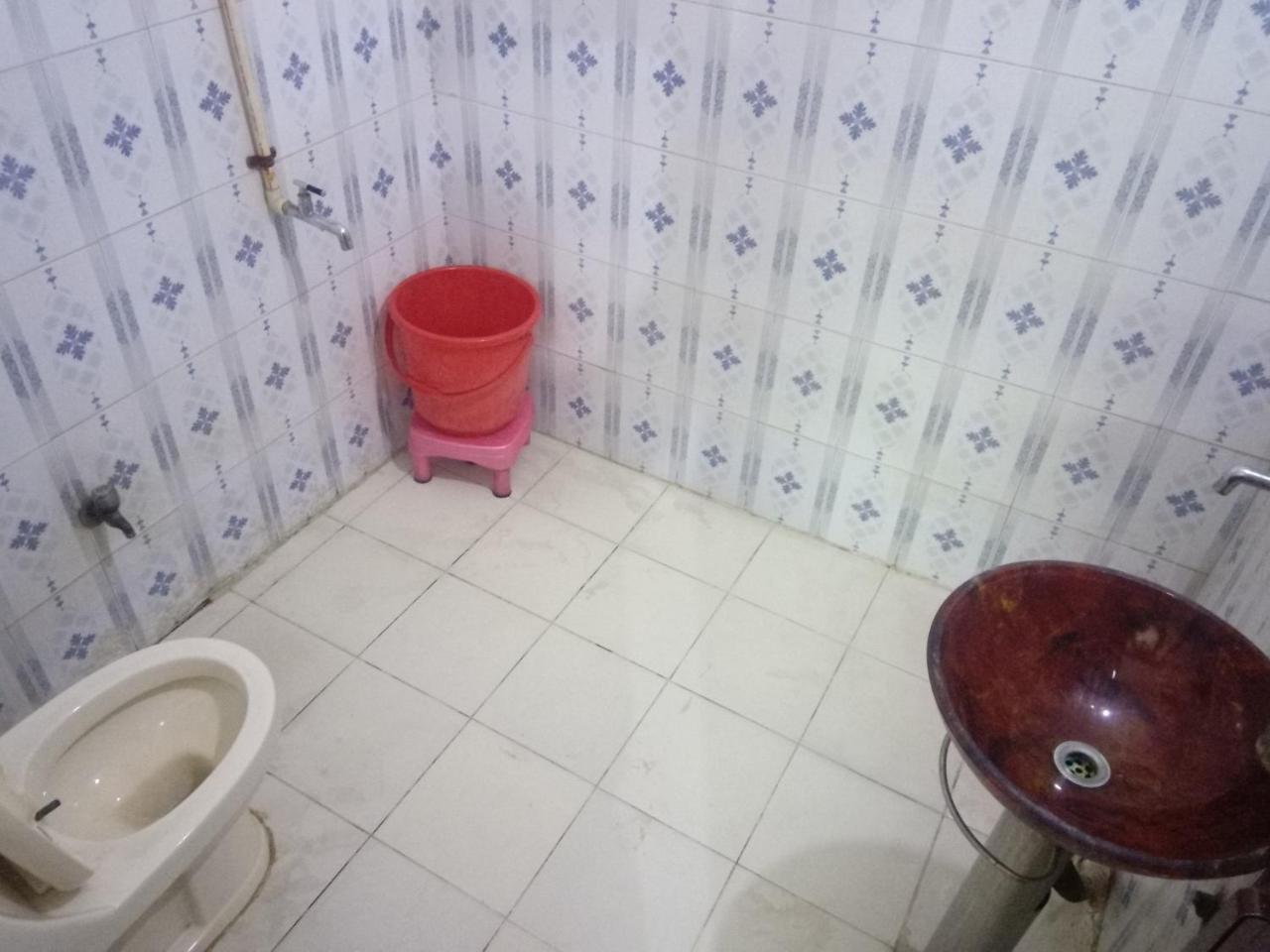 Yash Guest House 01 Minute Walk In Nizamuddin Railway Station นิวเดลี ภายนอก รูปภาพ